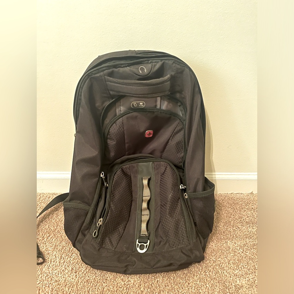SwissGear 1271 Scansmart Laptop Backpack, BLACK, 16-Inch